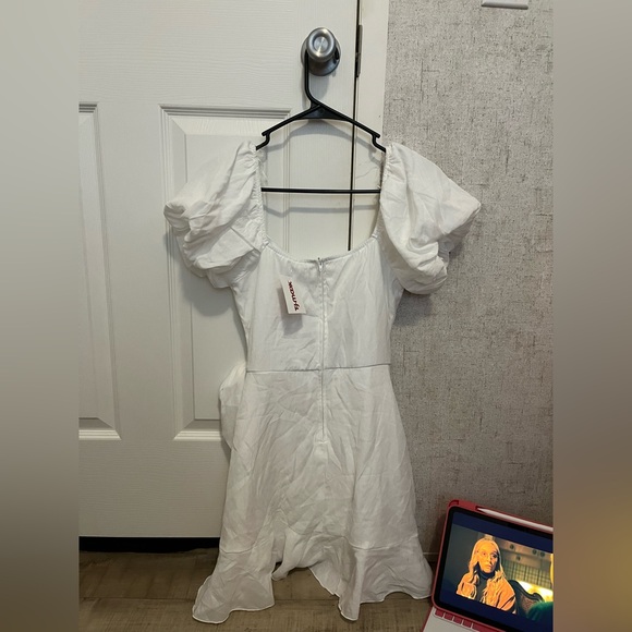 White apron waist dress - Picture 2 of 3